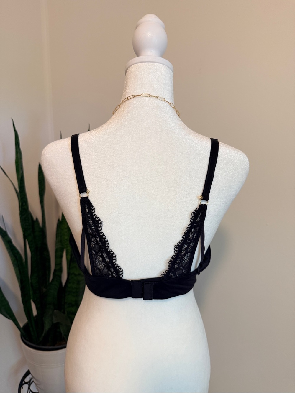 Soma | Embraceable Enchanting Lace J-Hook Bras in Black & Beige - Picture 11 of 11